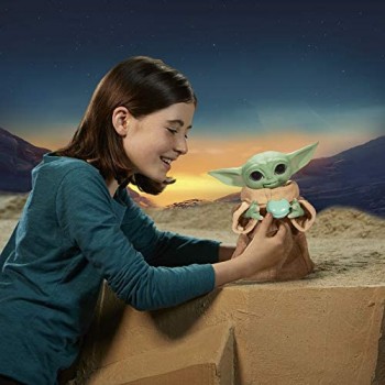 Star Wars Hasbro Grogu Golosone Galattico The Child animatronico conosciuto Anche Come Baby Yoda da 23 5 cm con Oltre 40 Combinazioni di Suoni e movimenti e Accessori interattivi