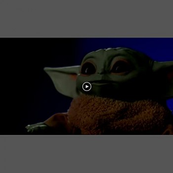 Hasbro Star Wars - The Child (Peluche Baby Yoda con Suoni ed Accessori Tipici del Personaggio Conosciuto Anche Come Baby Yoda Ispirato alla Serie Disney + The Mandalorian)