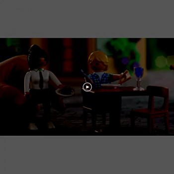 Playmobil City Life 70336 - Pizzeria con Tavoli all\'Aperto con Effetti Luminosi dai 4 anni